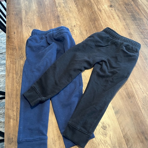 Nike Joggers - Picture 4 of 5